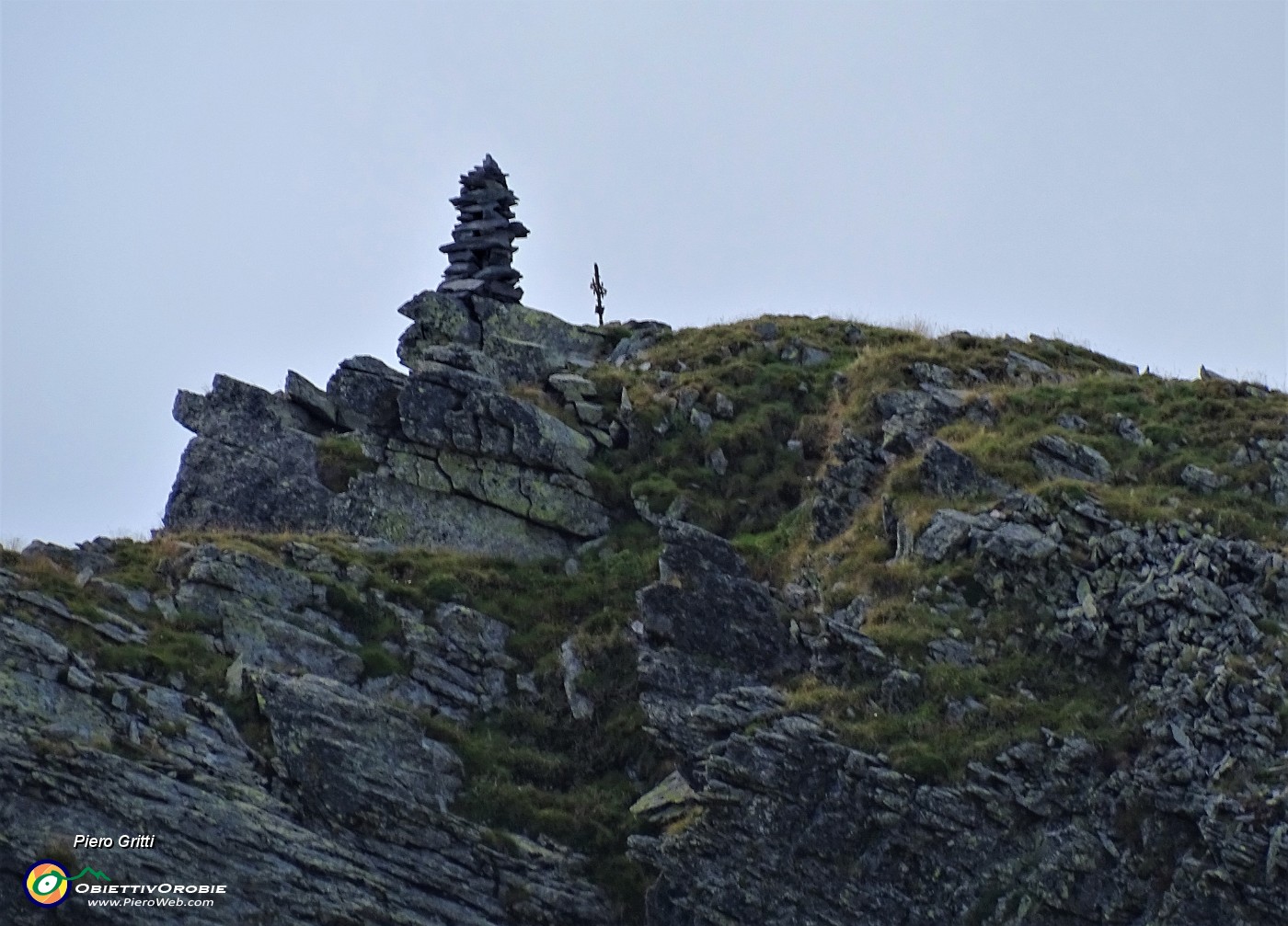 49 Maxi-zoom sulla cima del Monte Valletto (2371 m).JPG